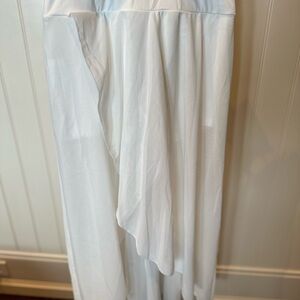 HALARA Classic White Skirt